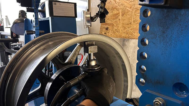 Prostowanie felg Mercedes w Warszawie