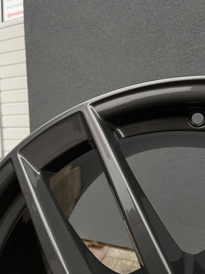 Regeneracja felg Porsche w Warszawie