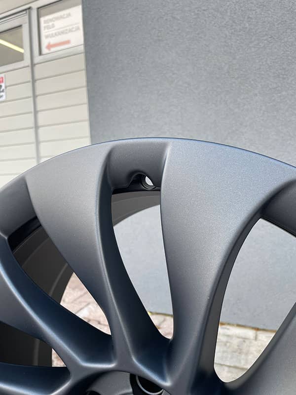 Regeneracja felg Tesla