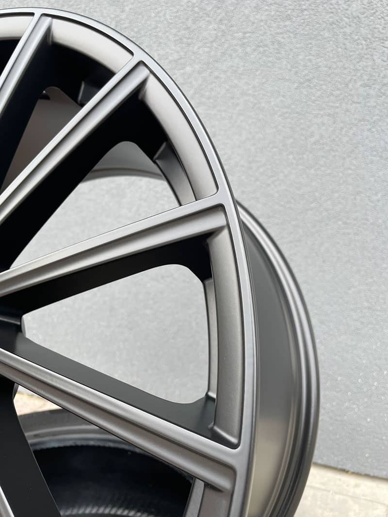 Malowanie felg na czarny mat