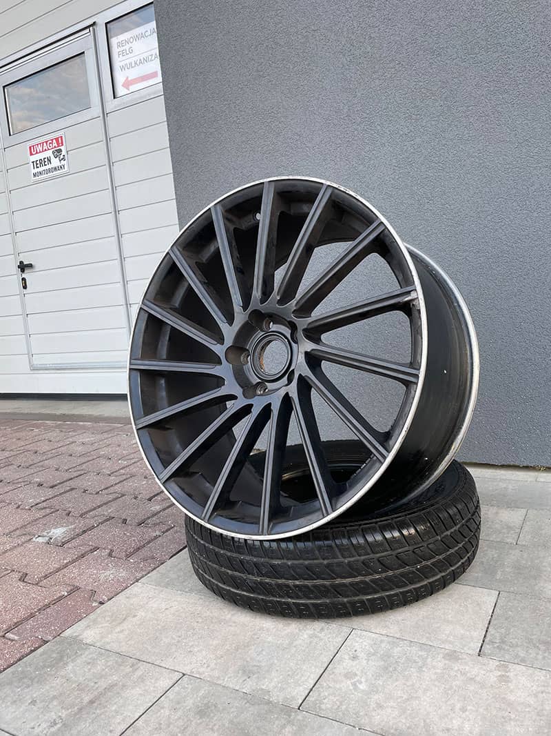 Malowanie felg na czarny mat