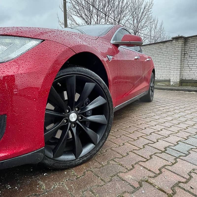 Renowacja felg Tesla