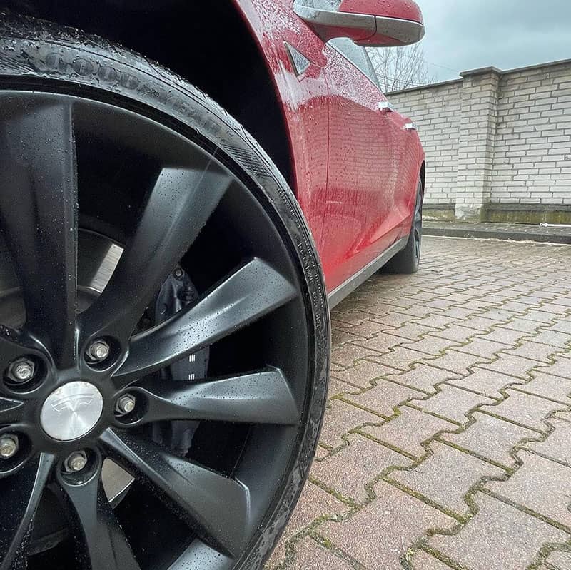 Renowacja felg Tesla